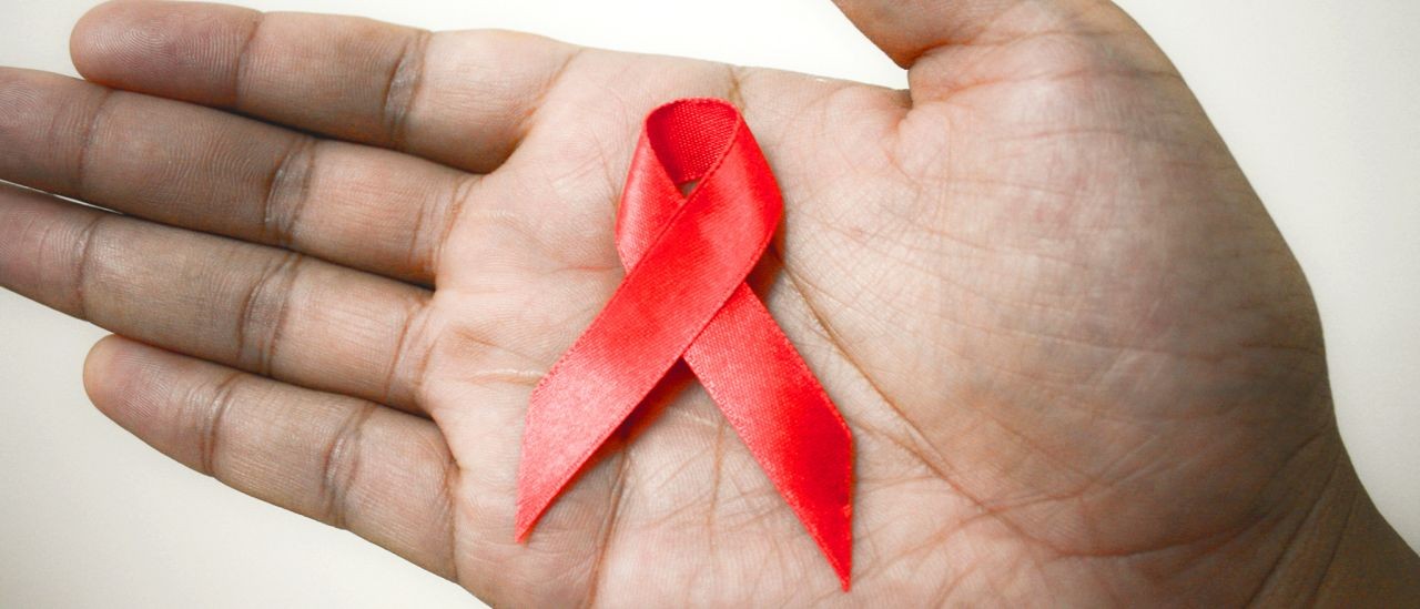 Dezembro vermelho alerta sobre prevenção da Aids