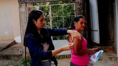 Secretaria de Saúde faz ação de vacinação no bairro Quilombo