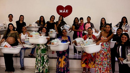 CRAS faz entrega de kit natalidade para gestantes cadastradas no CadÚnico