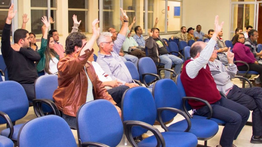 População participa de debate sobre mudanças no trânsito do Centro de Iúna