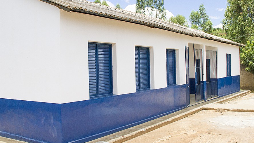 Escolas de Santa Clara do Caparaó e Córrego Santo Antônio receberam importantes reformas para iniciar o ano letivo