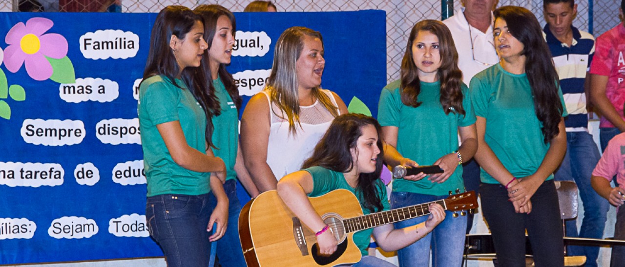 Dança e música marcam projeto Família na Escola