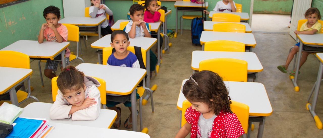 Escolas de Iúna recebem 1100 jogos de mesas e cadeiras
