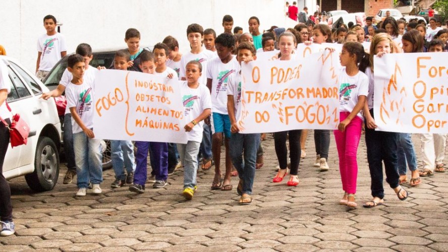 Feira e caminhada marcam ações do Projeto Ecoar
