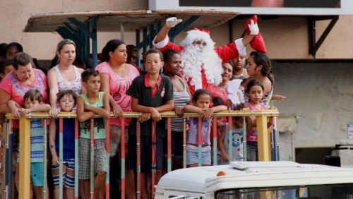 Centenas de crianças participaram do Natal Luz em Iúna