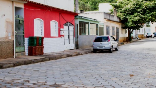 Prefeitura conclui calçamento de ruas do Quilombo e do Pito