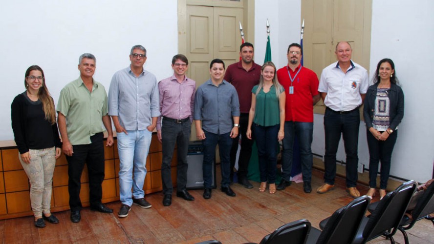 Representantes da Cesan, Câmara Municipal, UFES, SEDURB e Prefeitura de Iúna
