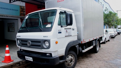 Prefeitura adquire caminhão baú isotérmico para o transporte de merenda escolar