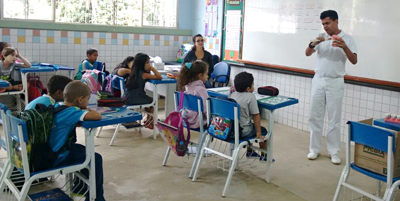 Ações de saúde bucal são realizadas nas escolas do município