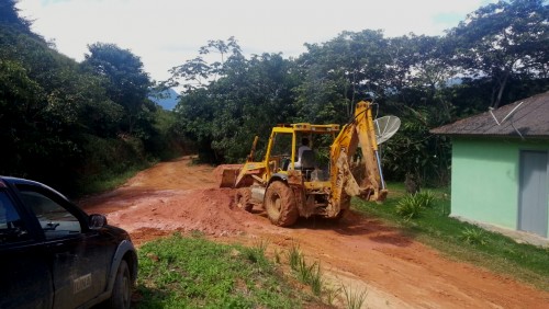 Secretaria de Agricultura e Agronegócio faz reparo nos principais pontos críticos das estradas do Córrego dos Viados