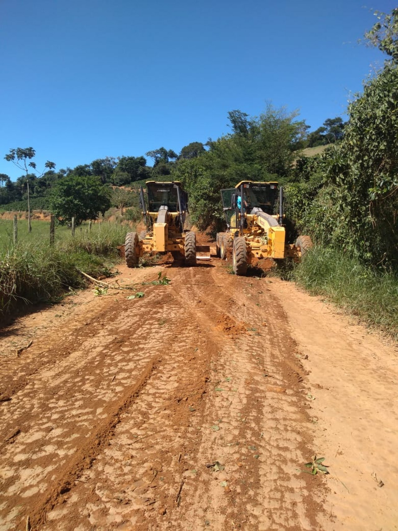 Melhorias nas estradas rurais da Comunidade da Figueira