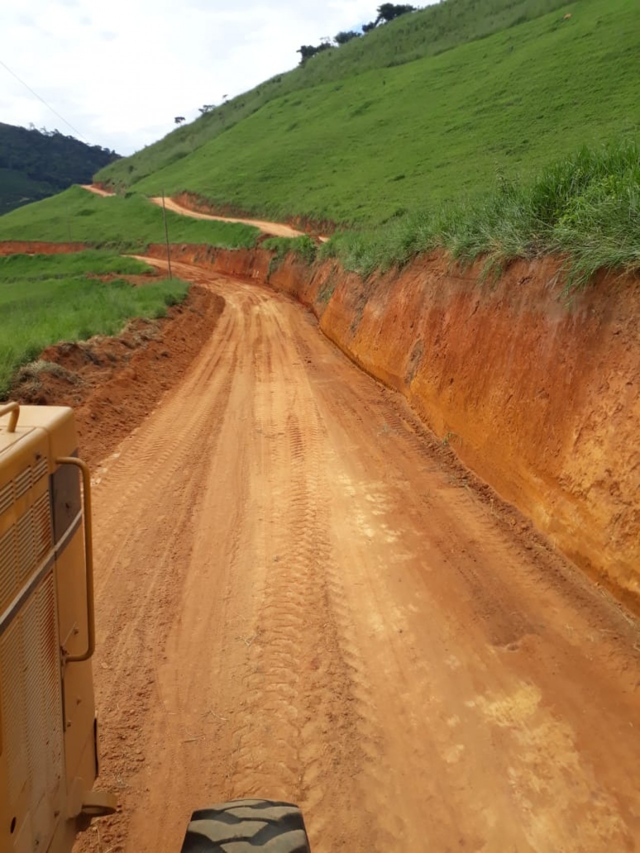Melhorias nas estradas vicinais que dão acesso à Comunidade de Beira Rio