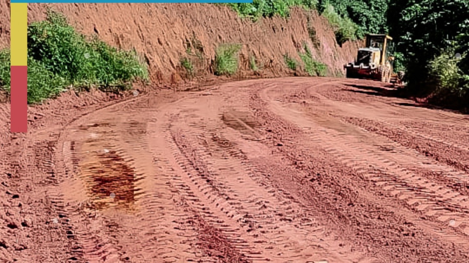 Prefeitura realiza desobstrução de boeiro, ensaibramento e aterro nas estradas do Rio Claro.