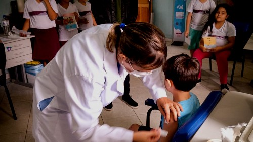 Secretaria de Saúde comemora aumento na cobertura vacinal após campanha