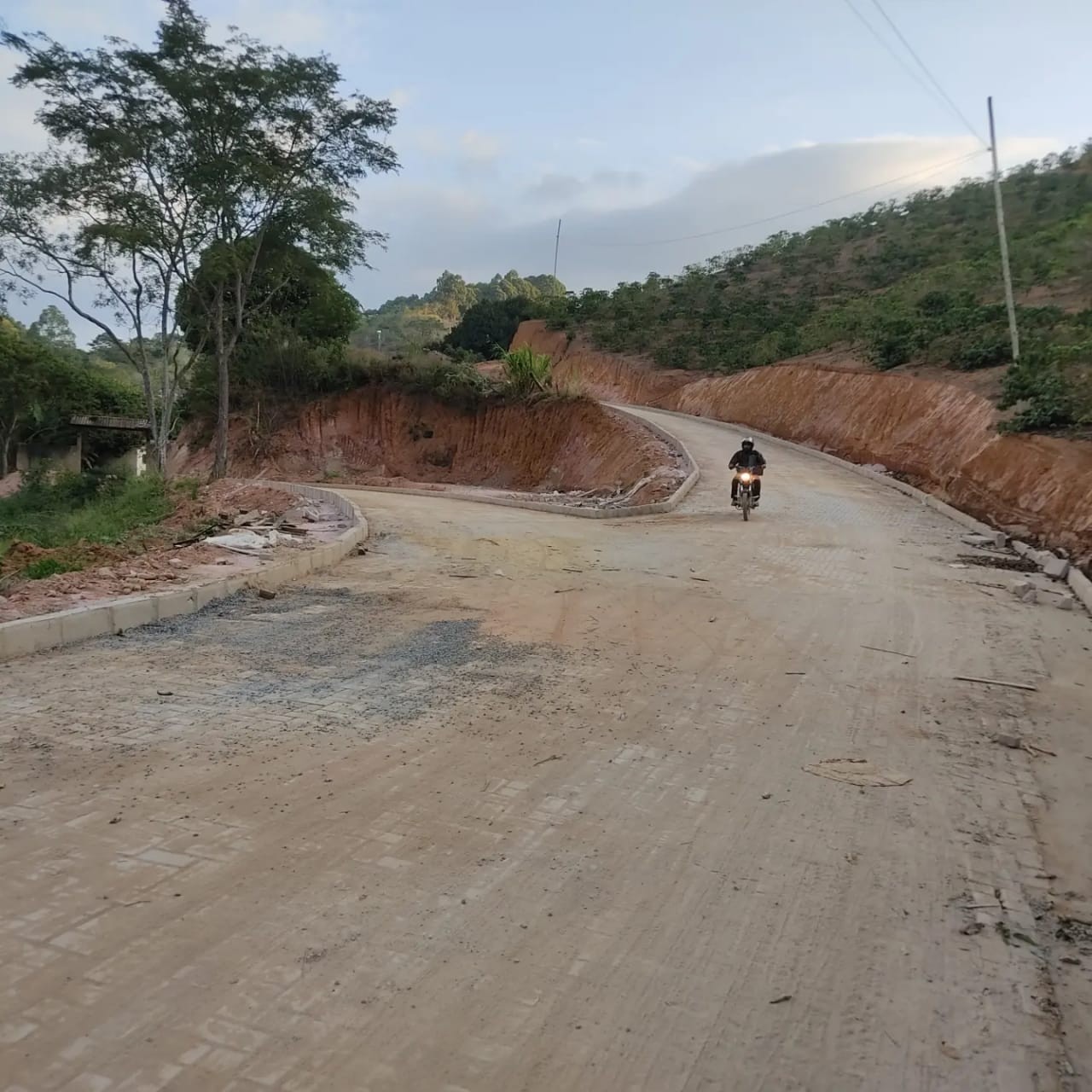 Comunidade Uberaba é mais uma região contemplada com Calçamento Rural