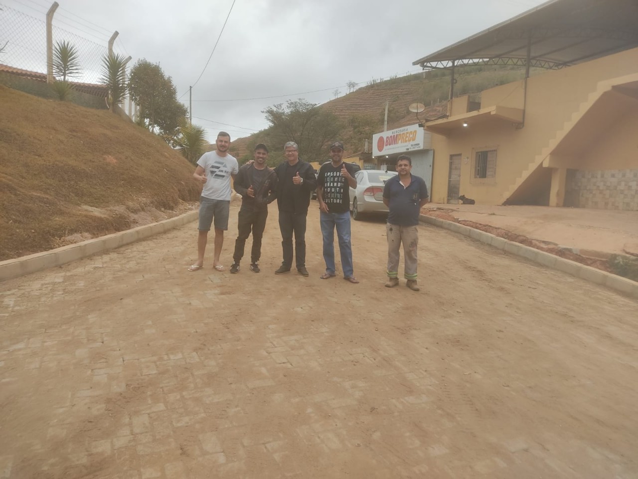 OBRA 112 - Novos caminhos para Iúna finaliza mais uma obra de calçamento rural no córrego do Recreio