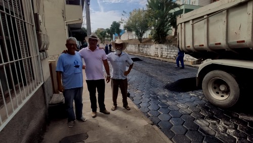 Asfalto: Nesta semana, equipe da Prefeitura intensifica trabalhos na rua São Cristovão