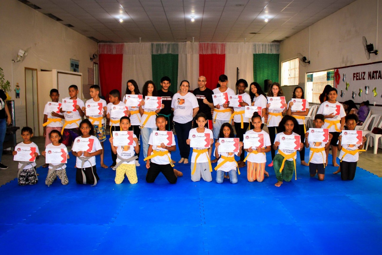 Crianças do SCFV graduam em Kung Fu Sanda