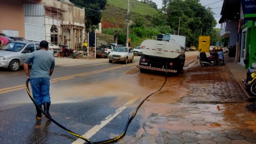 Prefeitura segue realizando trabalhos de limpeza em Iúna