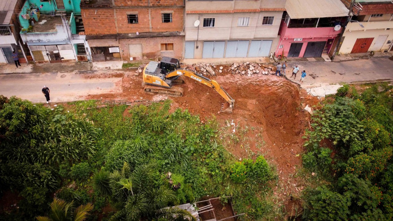 Prefeitura conserta erosão no bairro Quilombo