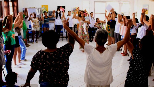 Mulheres do CRAS participam de roda de conversa sobre o Dia Internacional da Mulher