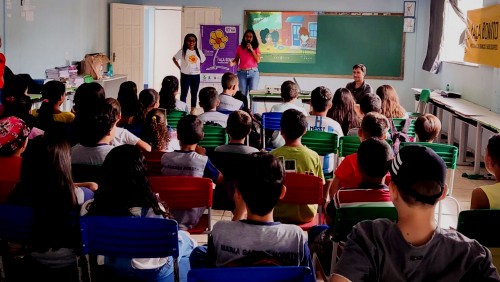 CREAS visita escolas para falar sobre a Campanha Faça Bonito