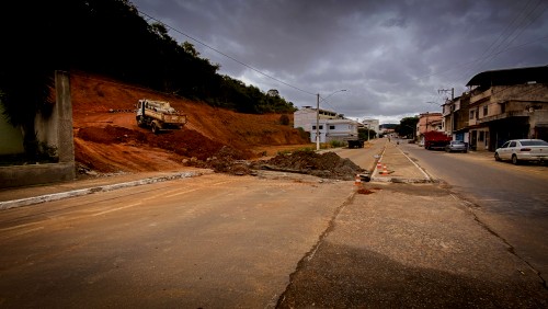 Secretaria de Infraestrutura realiza reparos na rede pluvial do bairro Ferreira Vale