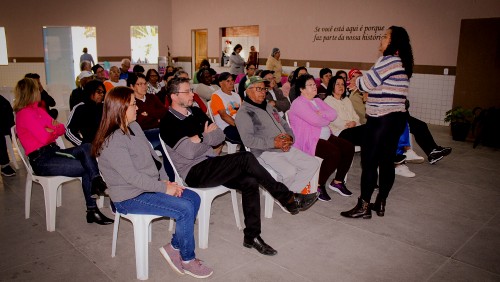 Idosos do SCFV participam do 1º dia de conscientização da campanha Junho Violeta