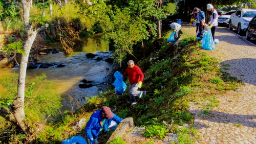 Margens do Rio Pardo recebe limpeza na Semana do Meio Ambiente