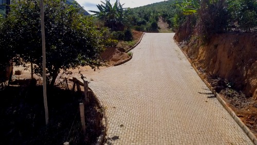 Prefeitura finaliza pavimentação em Córrego Boa Sorte