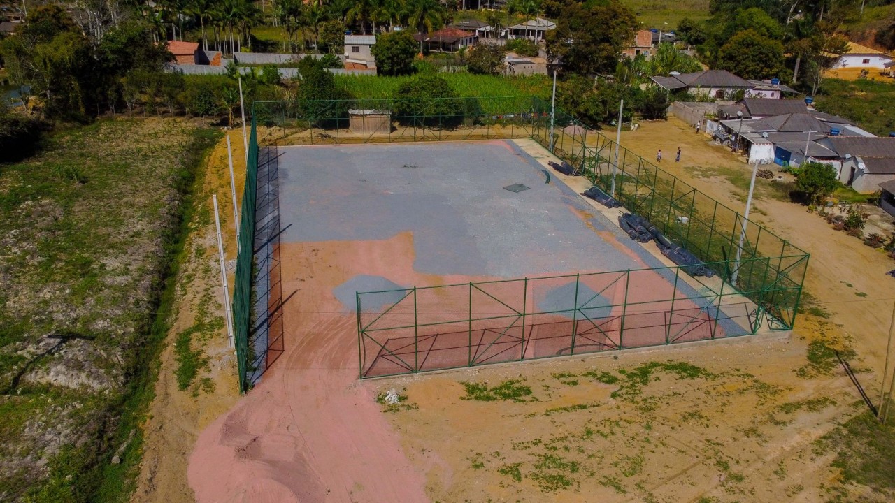 Campo Bom de Bola em Córrego Boa Sorte já está 60% concluído